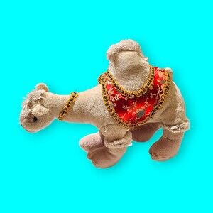 Akaru Camel plush
